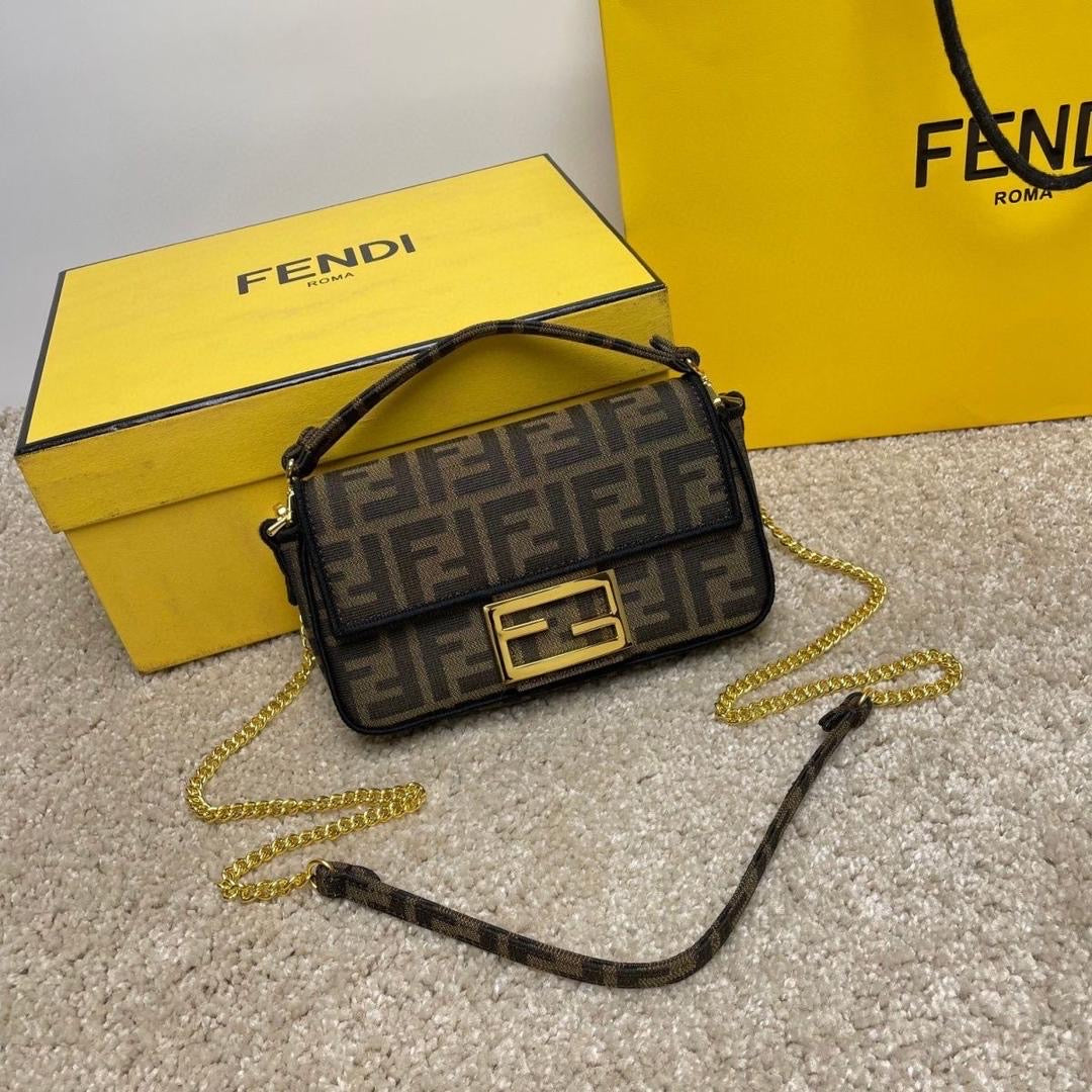 Bolsa Fendi Baguette "Dark Brown"