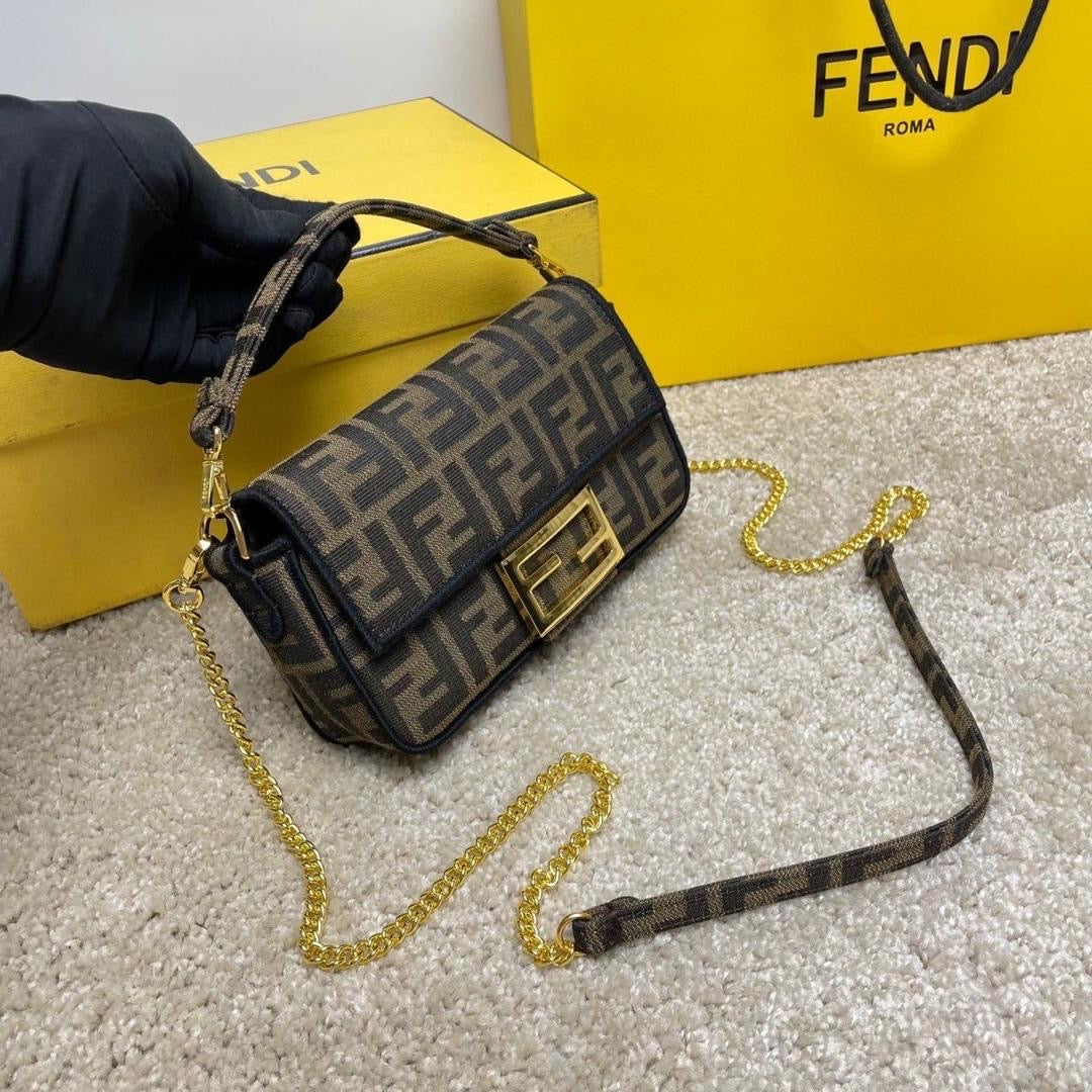 Bolsa Fendi Baguette "Dark Brown"