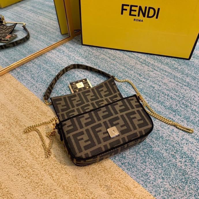 Bolsa Fendi Baguette "Dark Brown"